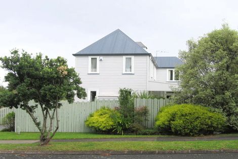 Photo of property in 15 Curacao Place, Half Moon Bay, Auckland, 2012