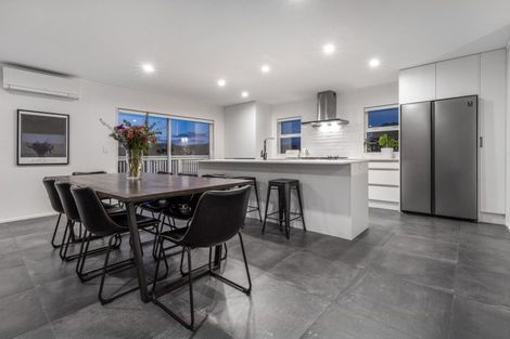 Photo of property in 11 Botany Lane, Whitby, Porirua, 5024