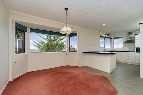 Photo of property in 16 Babich Road, Henderson Valley, Auckland, 0614