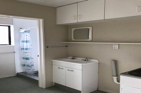 Photo of property in 17 Auburn Avenue, Upper Riccarton, Christchurch, 8041