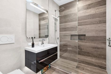 Photo of property in 12a Albert Road, Devonport, Auckland, 0624