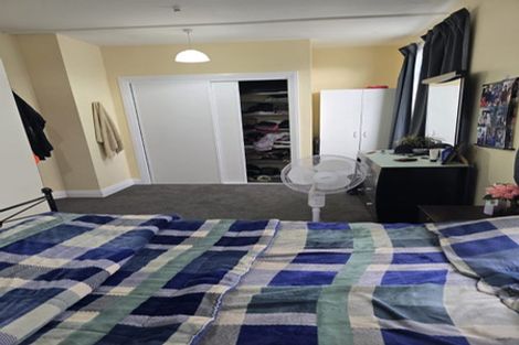 Photo of property in 80 Queens Drive, Lyall Bay, Wellington, 6022