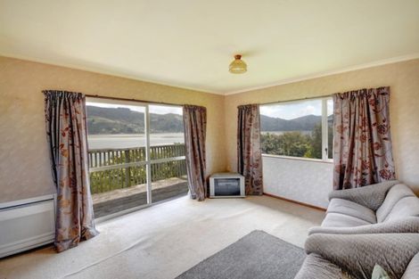 Photo of property in 20 Bayne Terrace, Macandrew Bay, Dunedin, 9014