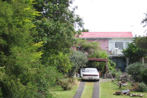 Photo of property in 32 Cresta Avenue, Beach Haven, Auckland, 0626