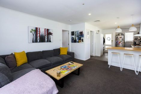 Photo of property in 19a Gemstone Drive, Birchville, Upper Hutt, 5018