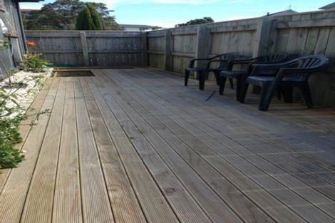 Photo of property in 12 Maple Grove, Kingston, Wellington, 6021