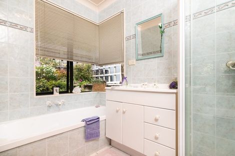 Photo of property in 8 Semillon Avenue, Henderson, Auckland, 0612