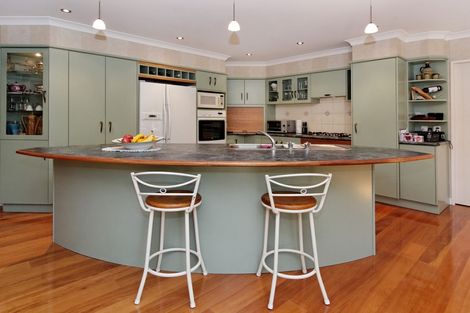 Photo of property in 12 Greenwoods Close, Titirangi, Auckland, 0604