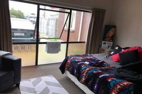 Photo of property in 2 Snead Place, Hamilton East, Hamilton, 3216