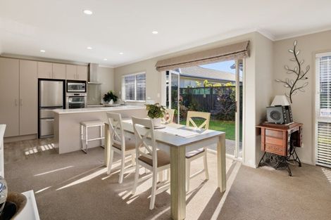 Photo of property in 16 Bridgewater Way, Pyes Pa, Tauranga, 3112