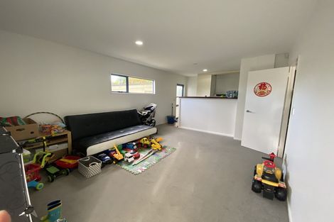 Photo of property in 1/19 Lowtherhurst Road, Massey, Auckland, 0614