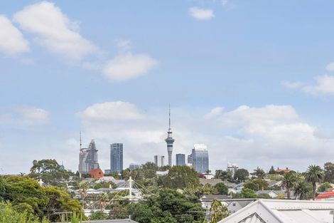 Photo of property in 2/2 Lytton Street, Devonport, Auckland, 0624