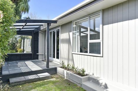 Photo of property in 5 Hannah Place, Redwood, Christchurch, 8051