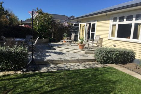 Photo of property in 1/39 Taupata Street, Redcliffs, Christchurch, 8081