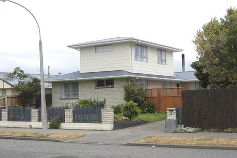 Photo of property in 9 Heathglen Avenue, Parklands, Christchurch, 8083