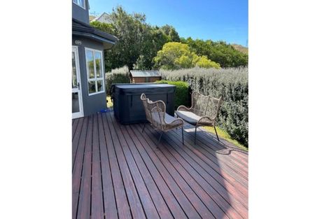 Photo of property in 40 Waverton Terrace, Churton Park, Wellington, 6037