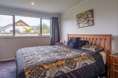 Photo of property in 21 Okarito Avenue, Levin, 5510