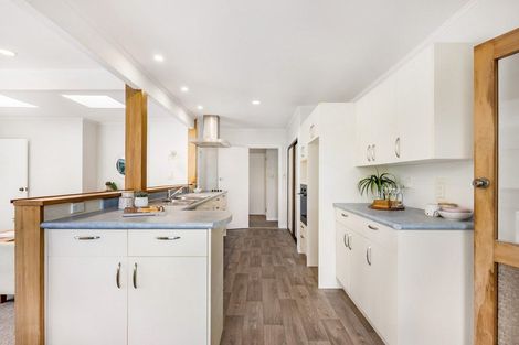 Photo of property in 30 Bassett Road, Johnsonville, Wellington, 6037