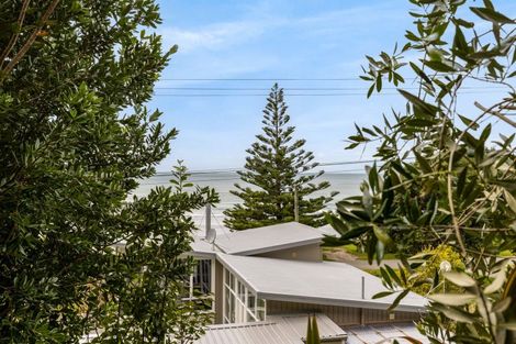 Photo of property in 16 Cathedral Road, Gore Bay, Cheviot, 7383