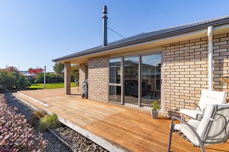 Photo of property in 24 Charles Street, Carterton, 5713