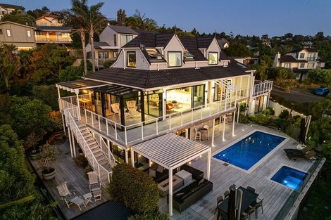 Photo of property in 5 Poaka Place, Beach Haven, Auckland, 0626