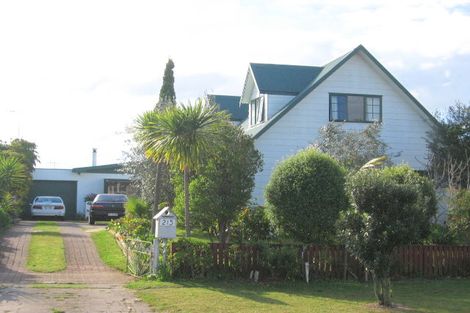 Photo of property in 215 Linton Crescent, Whangamata, 3620