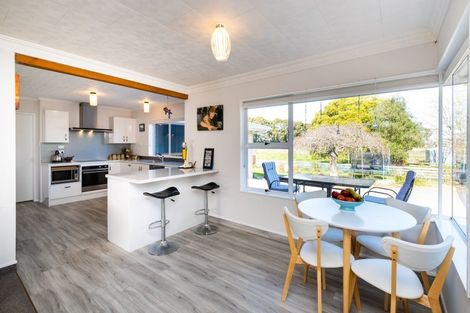 Photo of property in 60 Shrimpton Road, Haumoana, 4102