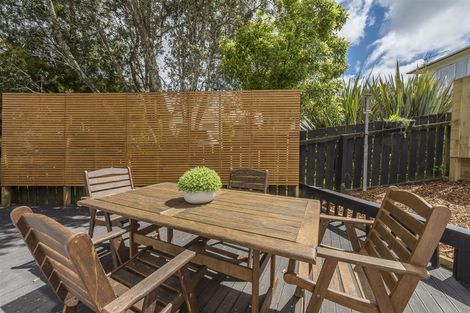 Photo of property in 3/23 Luckens Road, West Harbour, Auckland, 0618