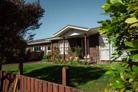 Photo of property in 1a Huata Place, West End, Palmerston North, 4412