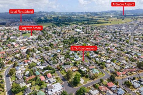Photo of property in 17 Sutton Crescent, Papakura, 2110
