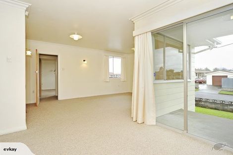 Photo of property in 2 Nairn Crescent, Awapuni, Palmerston North, 4412