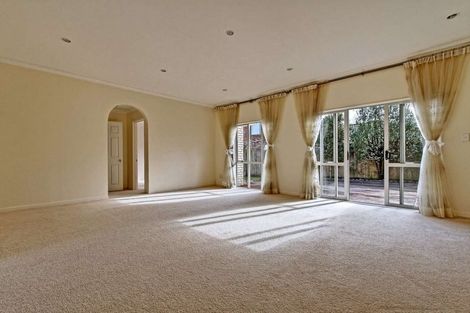 Photo of property in 12 Malin Place, Pinehill, Auckland, 0632