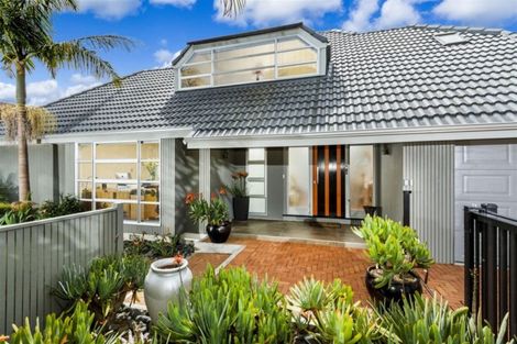 Photo of property in 2 Cliff Road, Torbay, Auckland, 0630