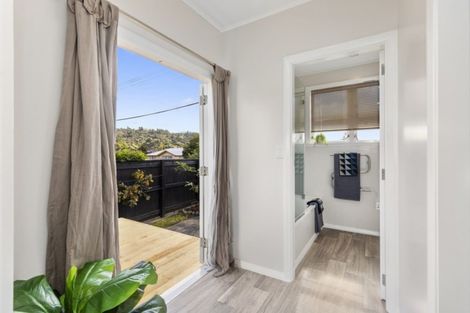 Photo of property in 358 Stokes Valley Road, Stokes Valley, Lower Hutt, 5019