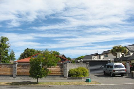 Photo of property in 168 Royal Park Drive, Parklands, Christchurch, 8083