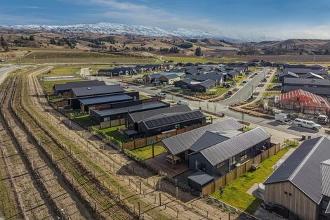 Photo of property in 19 Wooing Tree Avenue, Cromwell, 9310