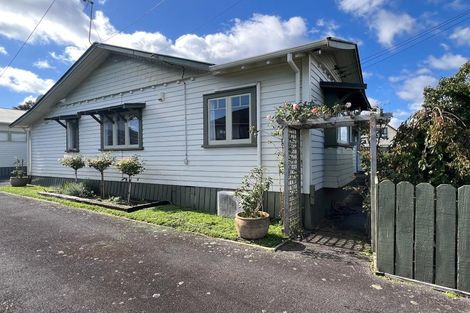 Photo of property in 37 South Street, Papakura, 2110