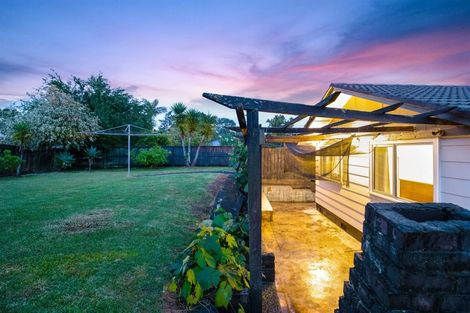 Photo of property in 61 Sunline Avenue, Massey, Auckland, 0614