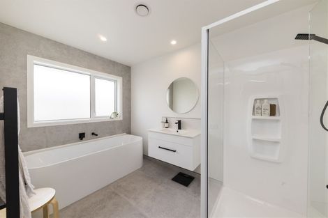 Photo of property in 19 Silicon Way, Fitzherbert, Palmerston North, 4410