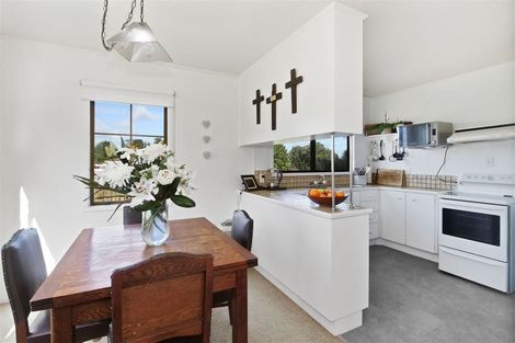 Photo of property in 9 Hosking Place, Clarks Beach, 2122