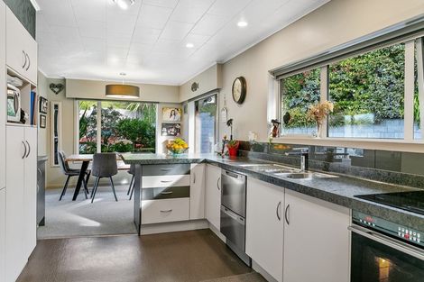 Photo of property in 2/13 Scenic Heights, Acacia Bay, Taupo, 3330