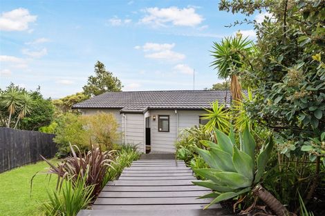 Photo of property in 18 George Laurenson Lane, Mount Roskill, Auckland, 1041