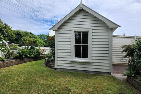 Photo of property in 49 Gilbert Street, New Plymouth, 4310
