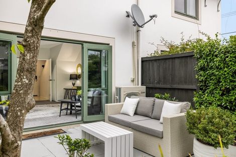 Photo of property in 2/36 Champion Street, Edgeware, Christchurch, 8013