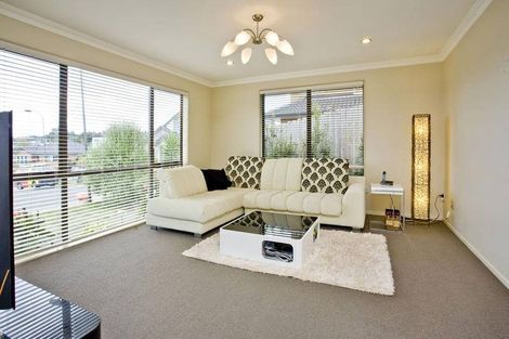 Photo of property in 15 Tekapo Rise, Fairview Heights, Auckland, 0632