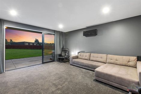 Photo of property in 8 Crawford Close, Amberley, 7410