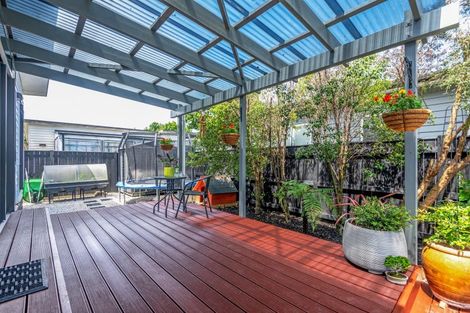 Photo of property in 54 Exeter Crescent, Takaro, Palmerston North, 4412