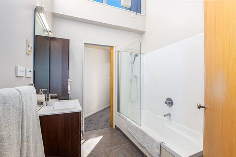 Photo of property in 73 Viewmont Drive, Harbour View, Lower Hutt, 5010