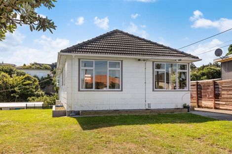 Photo of property in 39 Jillett Street, Titahi Bay, Porirua, 5022