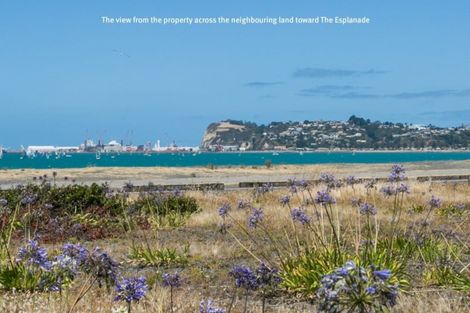 Photo of property in 2/64 The Esplanade, Westshore, Napier, 4110